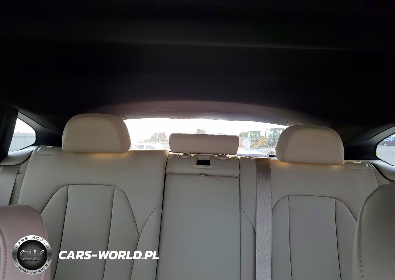 2019 BMW X4 xDrive30I VIN:5UXUJ3C51KLG56606 - 10