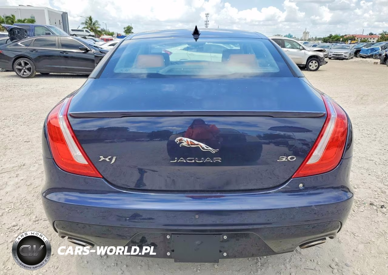 2019 Jaguar Xj R - Sport VIN:SAJWA1C7XK8W19636 - 6