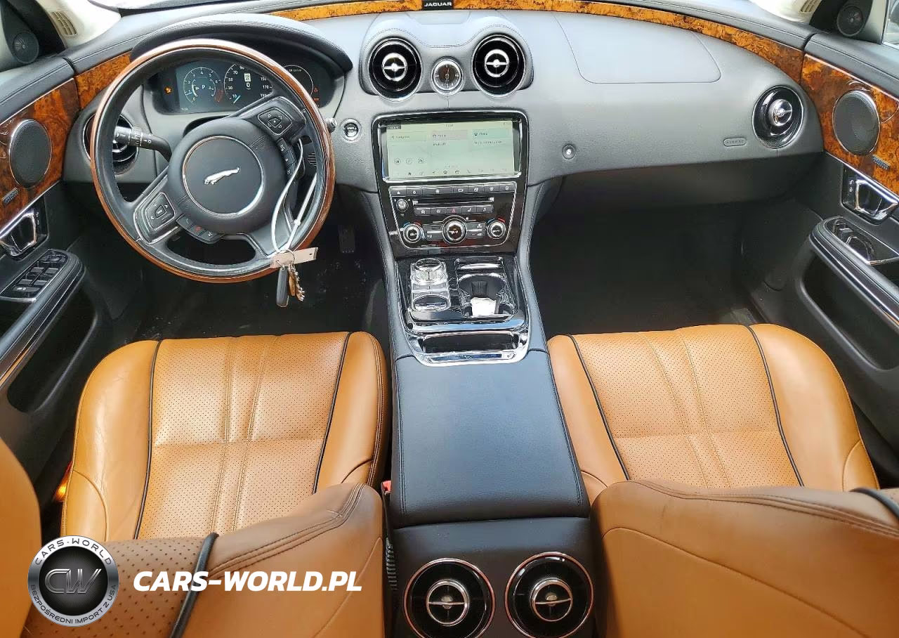 2019 Jaguar Xj R - Sport VIN:SAJWA1C7XK8W19636 - 8