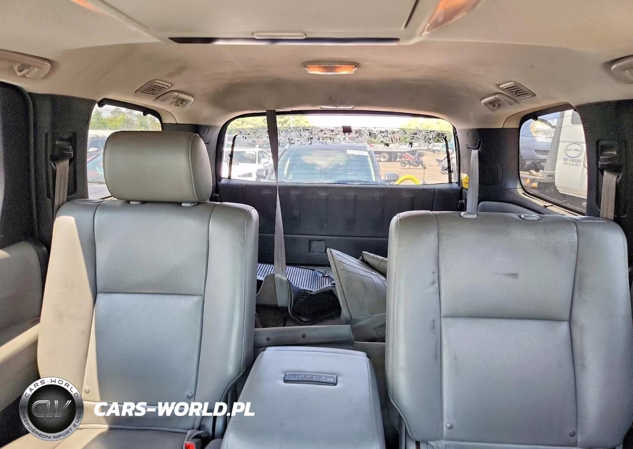 2012 Toyota Sequoia Platinum VIN:5TDDW5G19CS058573 - 10
