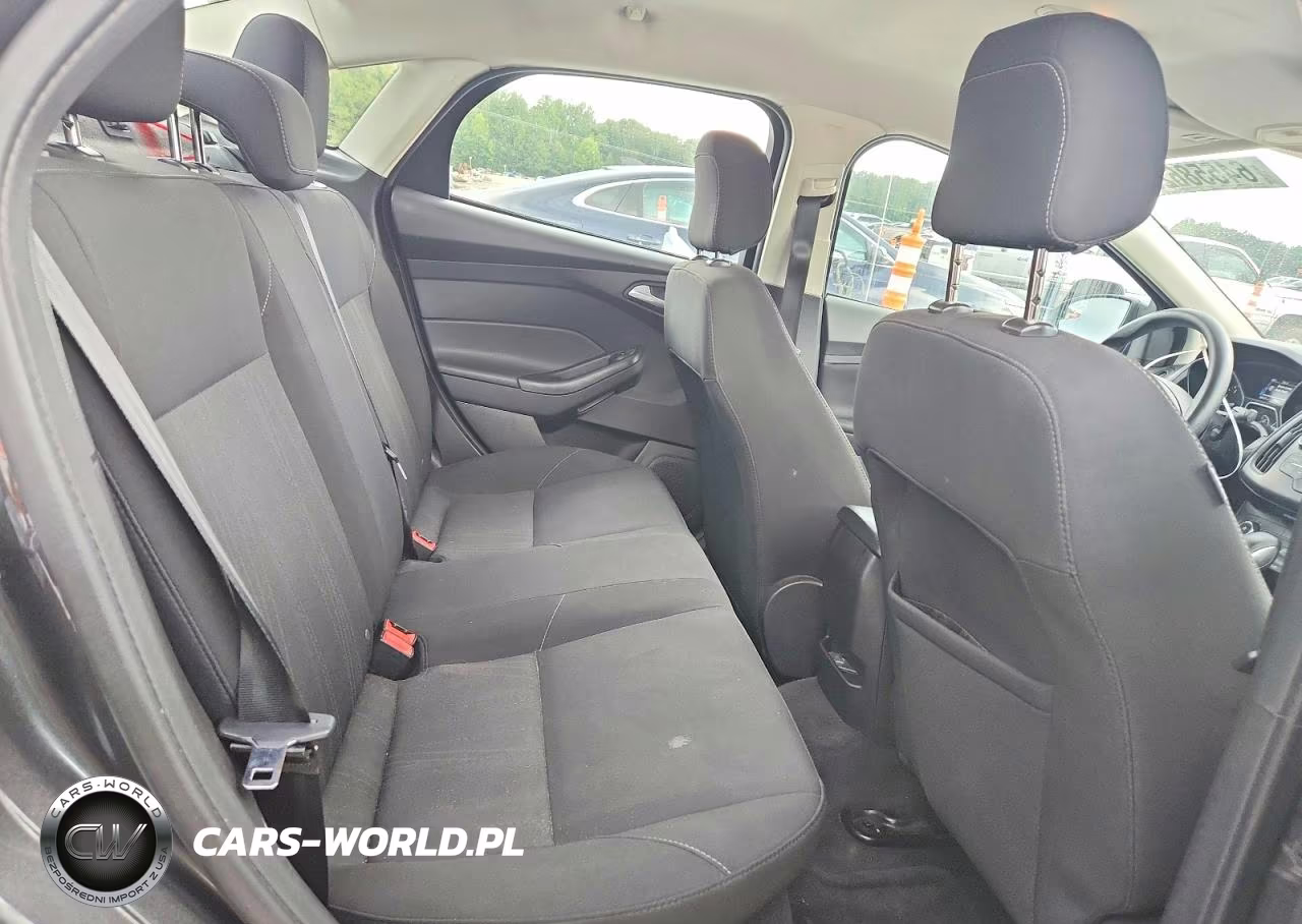 2018 Ford Focus Se VIN:1FADP3F22JL234508 - 10