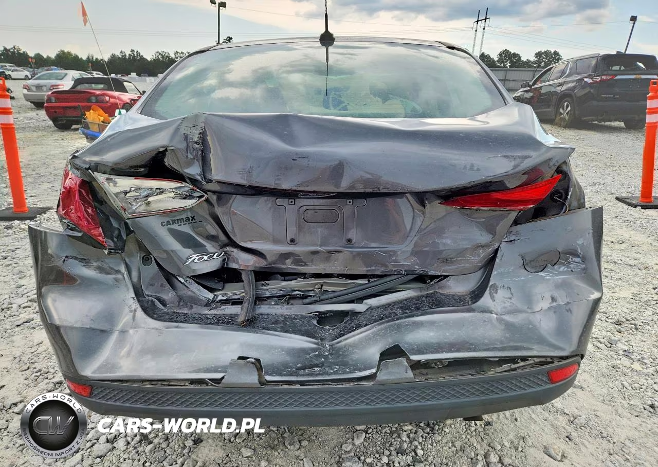 2018 Ford Focus Se VIN:1FADP3F22JL234508 - 6