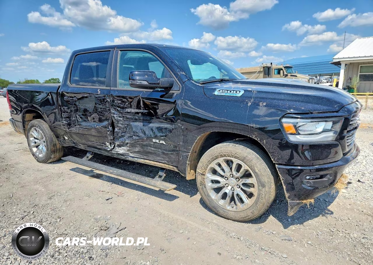2023 Ram 1500 Laramie VIN:1C6RREJT9PN654535 - 4