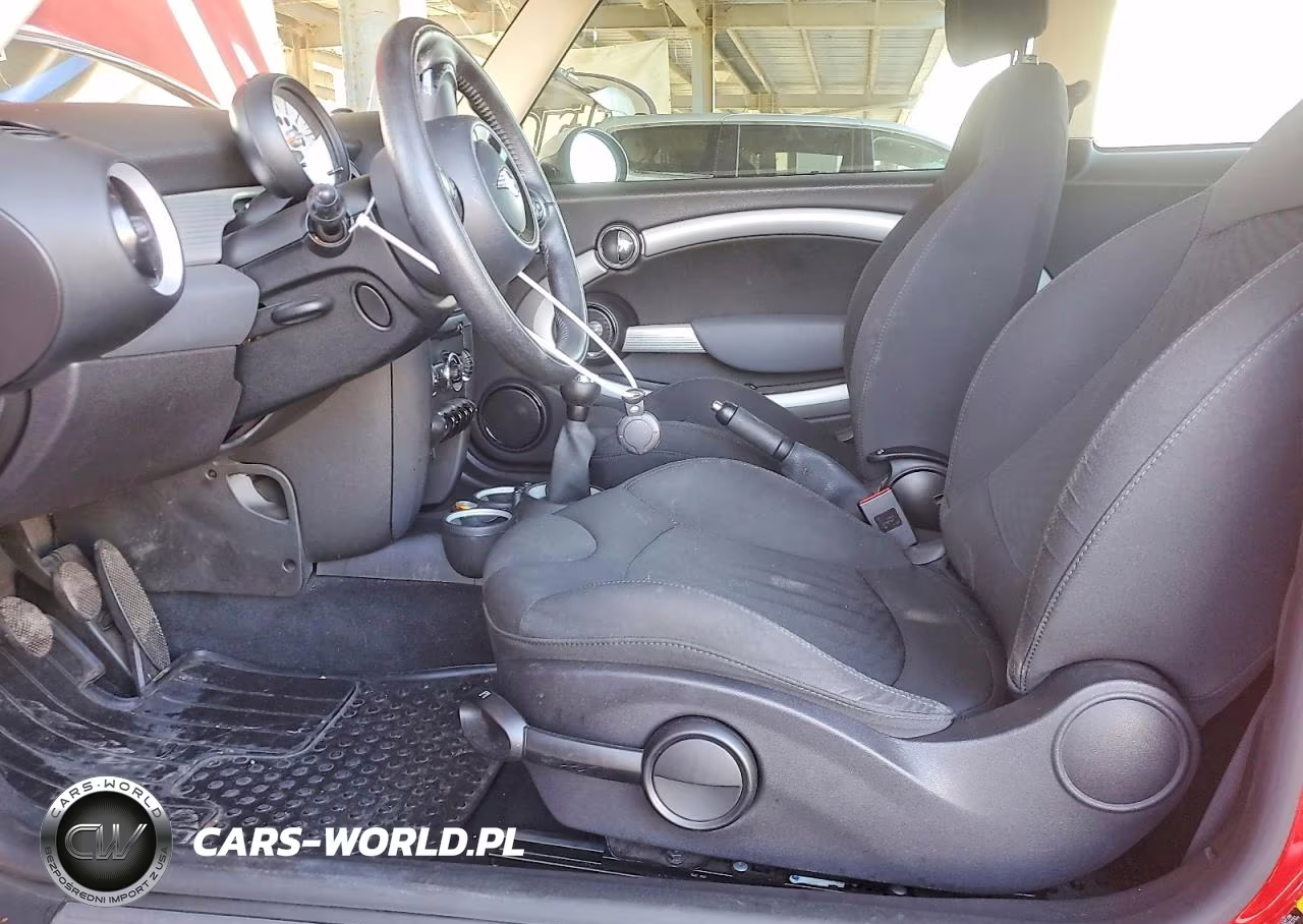 2011 Mini Cooper VIN:WMWSU3C52BTX96884 - 7