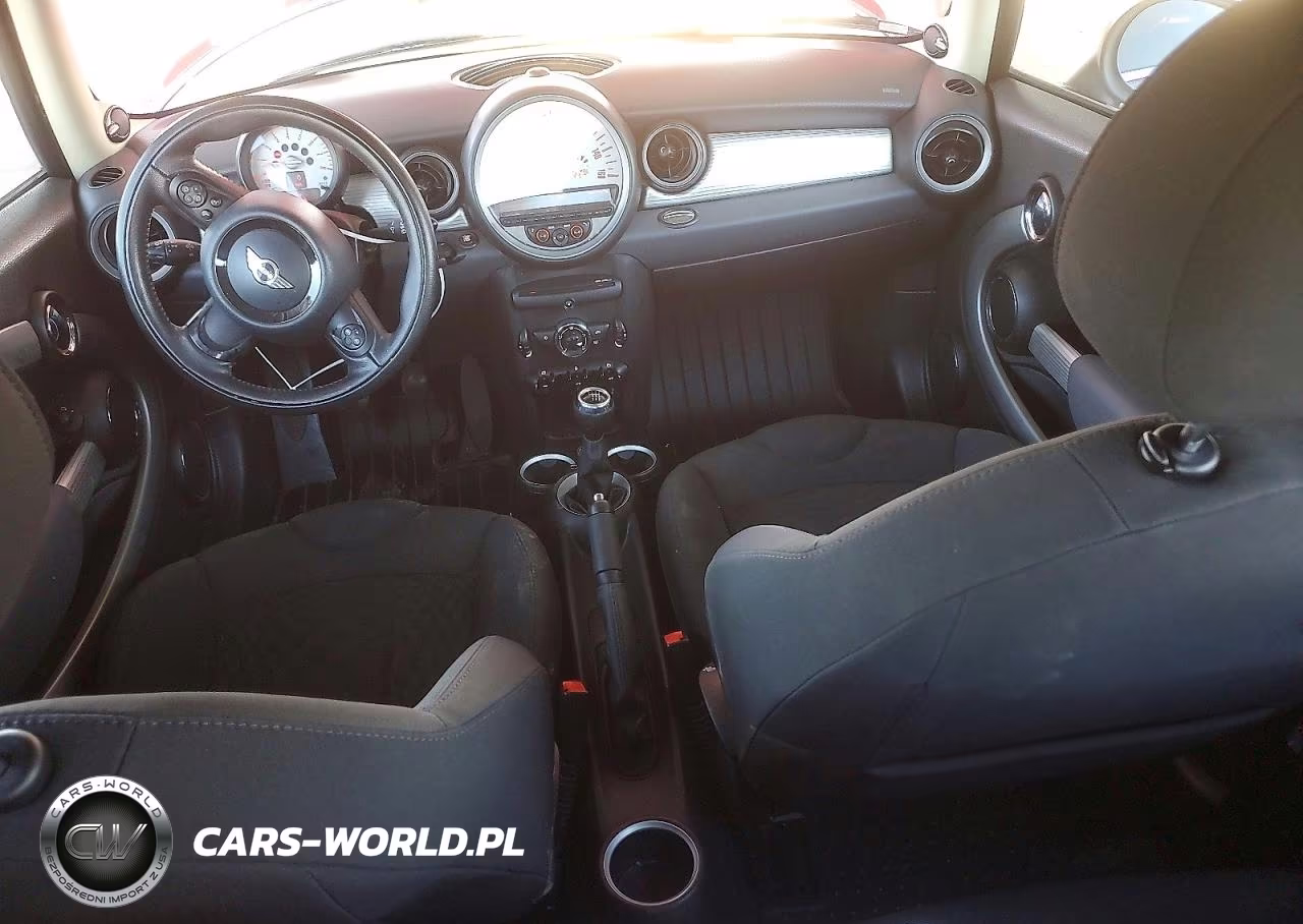 2011 Mini Cooper VIN:WMWSU3C52BTX96884 - 8