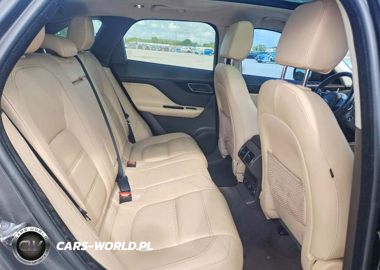 2020 Jaguar F-Pace Prestige VIN:SADCK2GXXLA636367 - 11