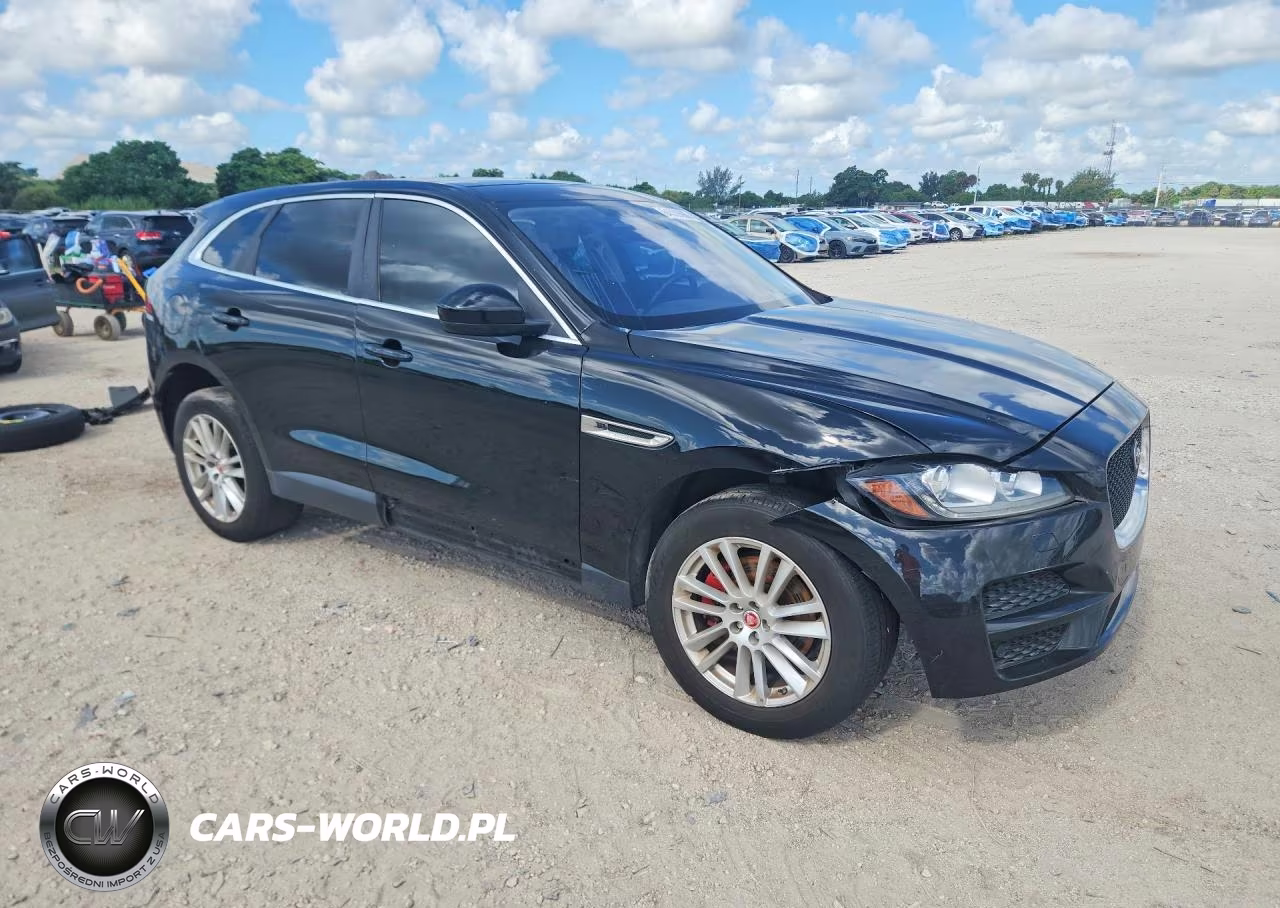 2020 Jaguar F-Pace Prestige VIN:SADCK2GXXLA636367 - 4