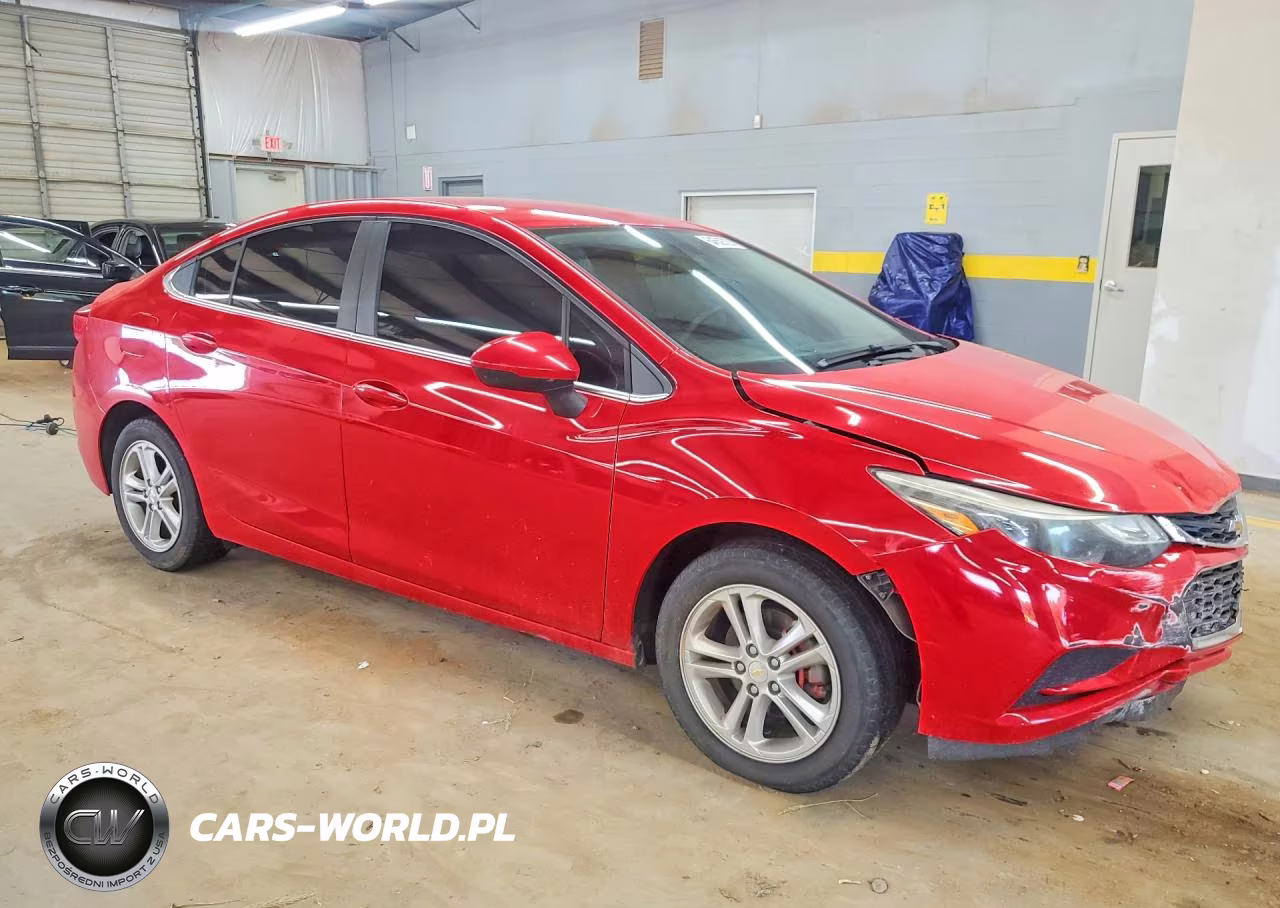 2017 Chevrolet Cruze Lt VIN:1G1BE5SM8H7110619 - 4
