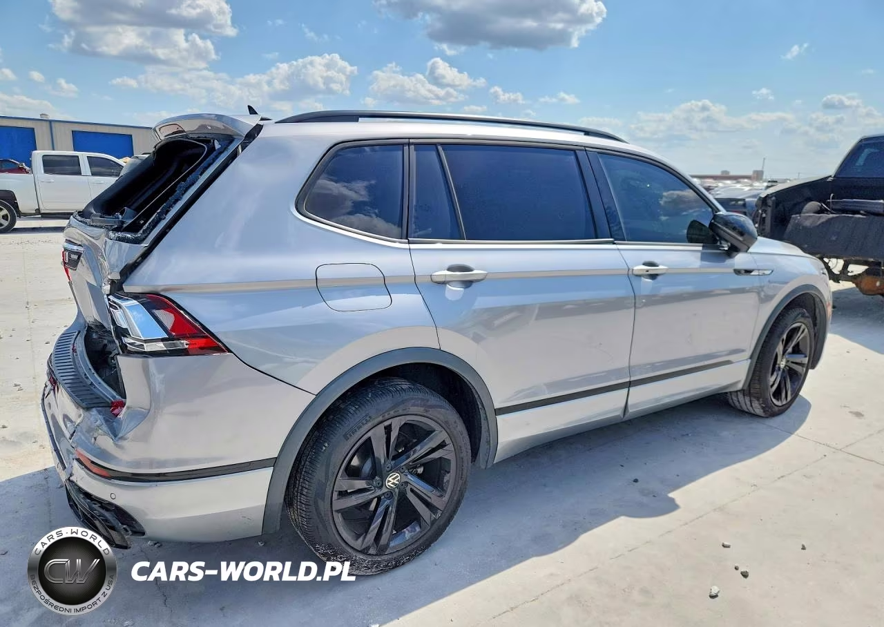 2023 Volkswagen Tiguan Se R-Line Black VIN:3VVCB7AX5PM027957 - 3