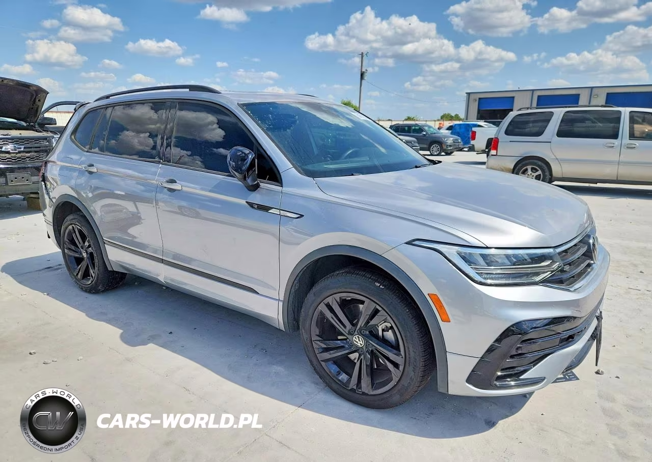 2023 Volkswagen Tiguan Se R-Line Black VIN:3VVCB7AX5PM027957 - 4