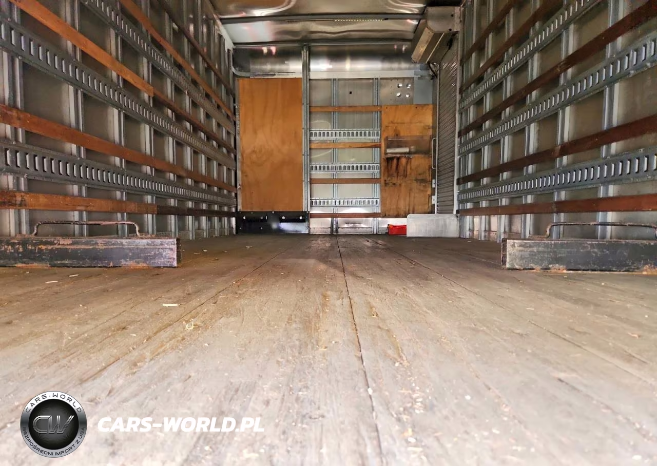 2017 Hino 195 Box Truck VIN:JHHSDM2H2HK005821 - 10