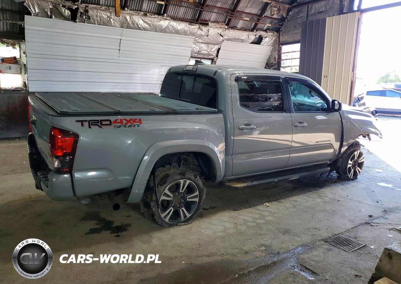 2018 Toyota Tacoma Trd Sport VIN:3TMCZ5AN6JM187625 - 3