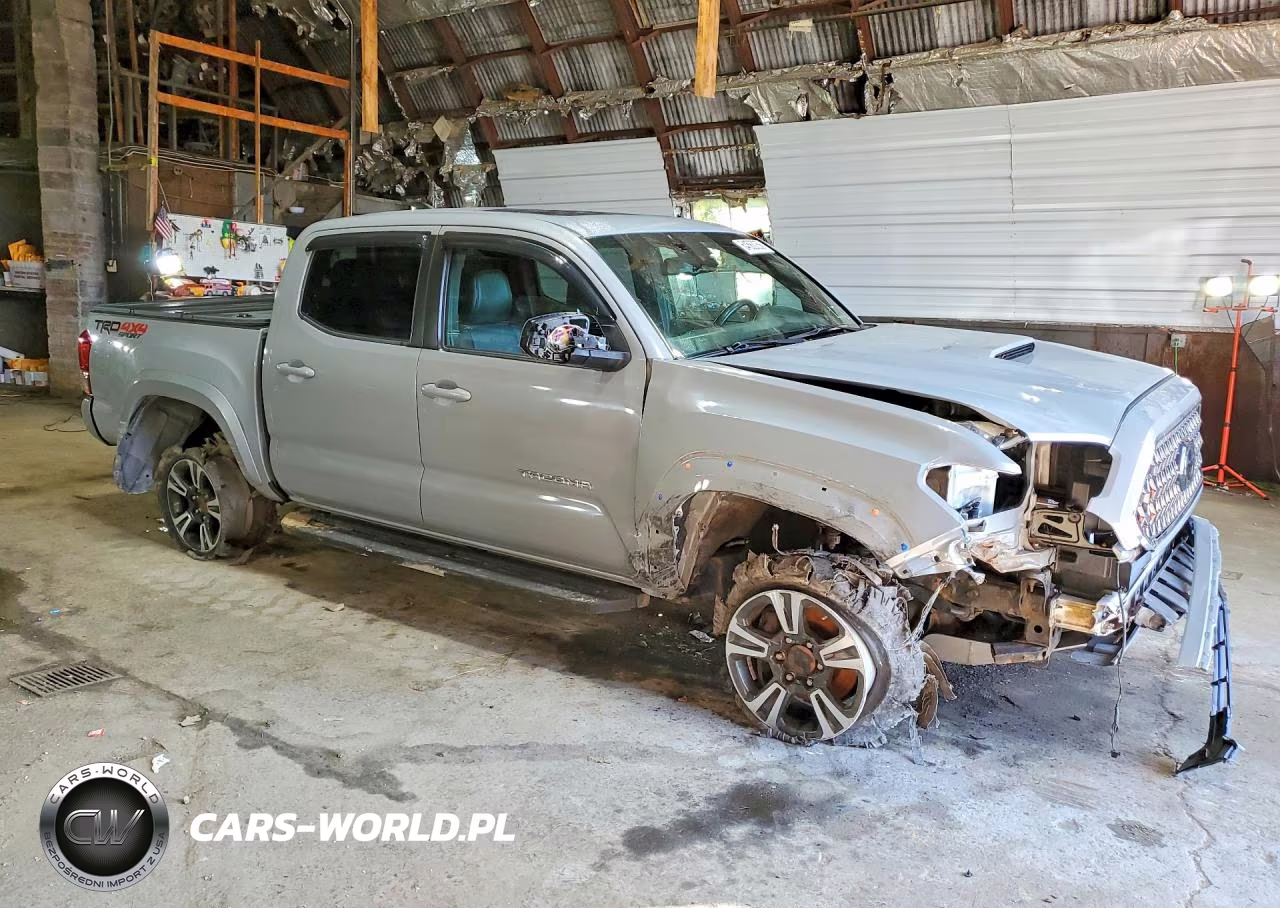 2018 Toyota Tacoma Trd Sport VIN:3TMCZ5AN6JM187625 - 4