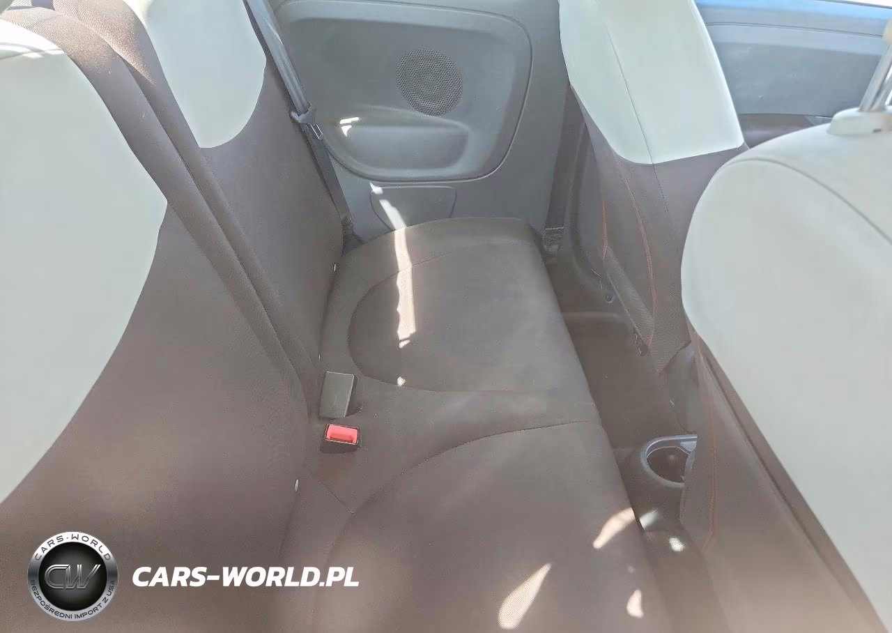 2015 Fiat 500 Pop VIN:3C3CFFDRXFT755907 - 10