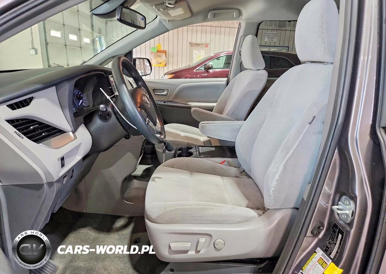 2018 Toyota Sienna Le VIN:5TDKZ3DCXJS928532 - 7