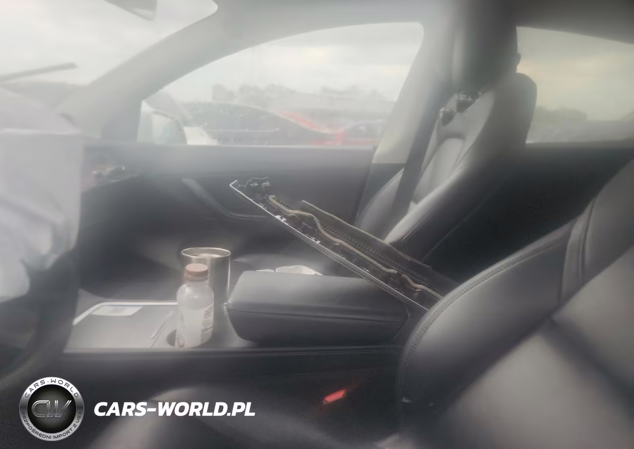 2022 Tesla Model Y VIN:7SAYGDEE1NF436961 - 7