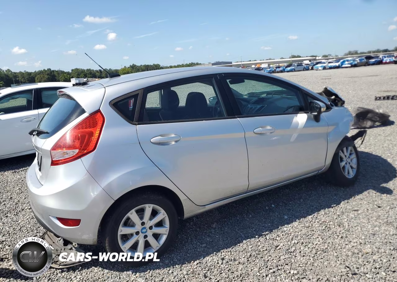 2013 Ford Fiesta Se VIN:3FADP4EJ8DM203619 - 3