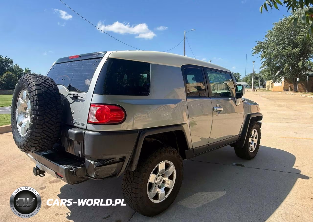 2009 Toyota Fj Cruiser Base VIN:JTEBU11F09K067152 - 4