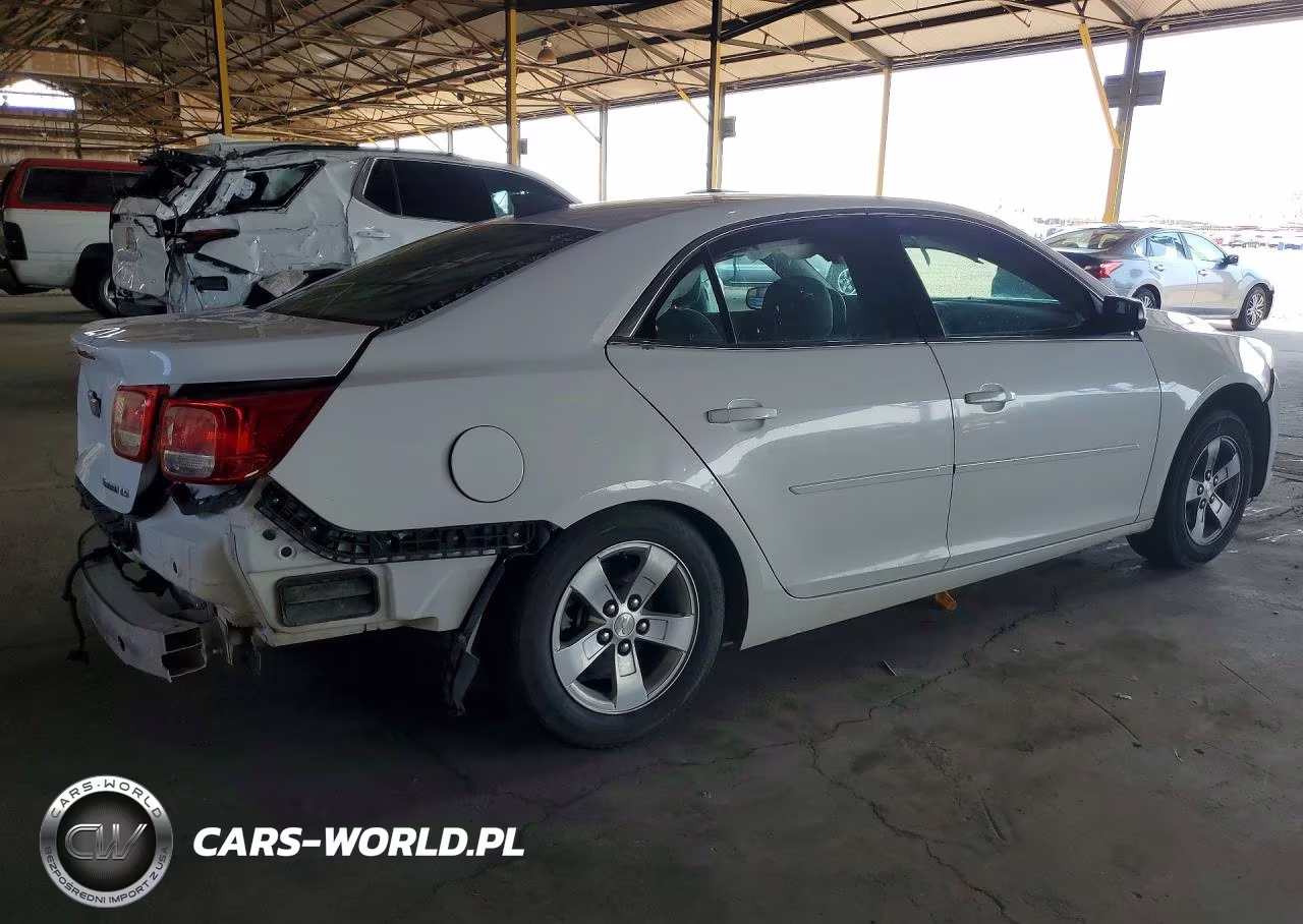 2015 Chevrolet Malibu Ls VIN:1G11B5SLXFF198071 - 3