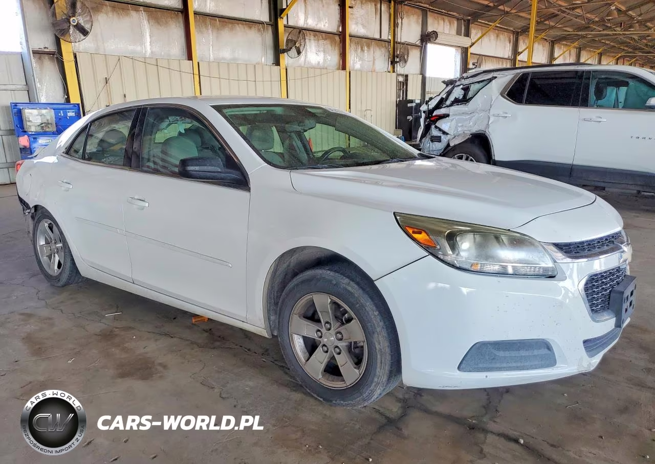 2015 Chevrolet Malibu Ls VIN:1G11B5SLXFF198071 - 4
