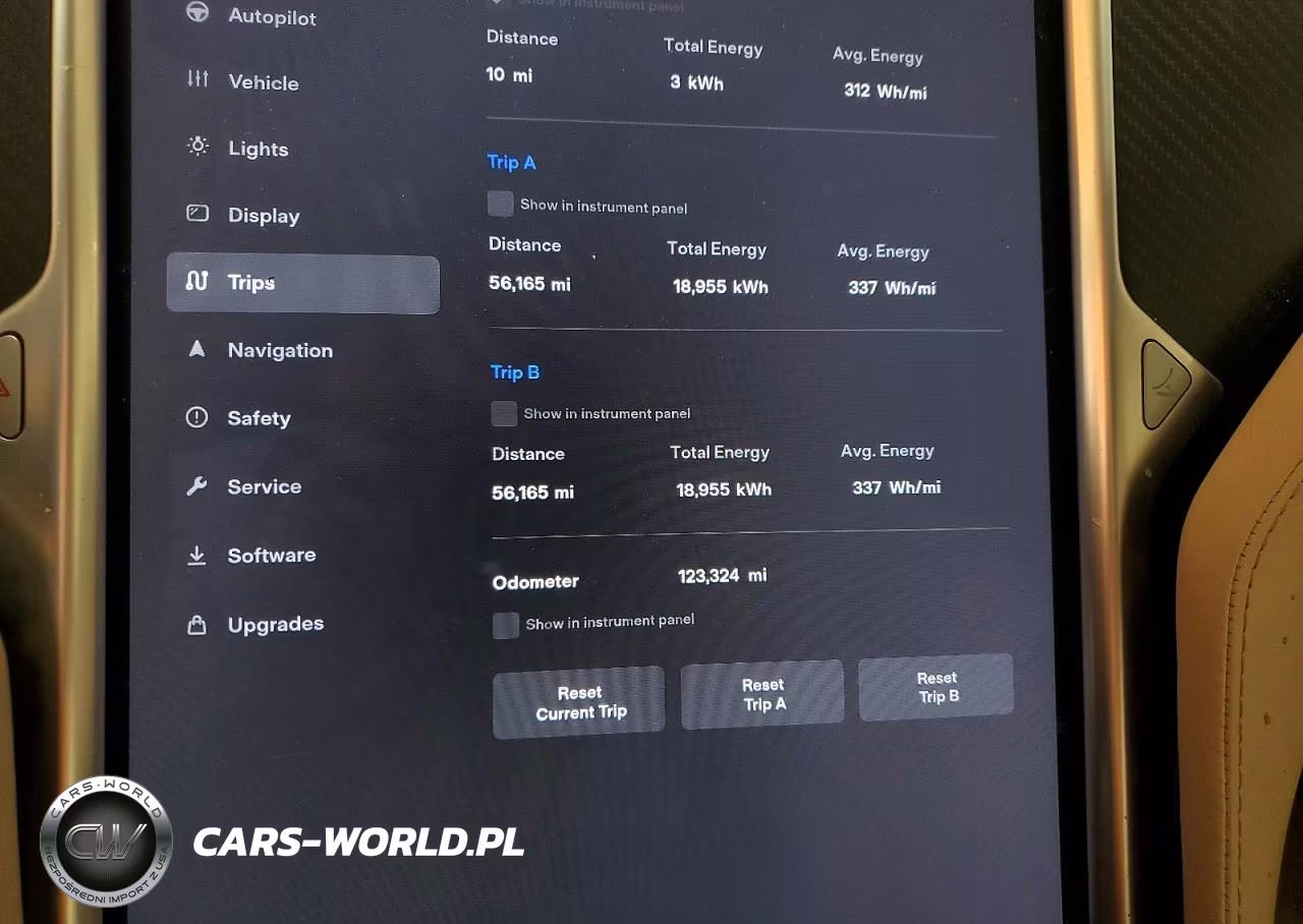 2017 Tesla Model S VIN:5YJSA1E26HF230421 - 9