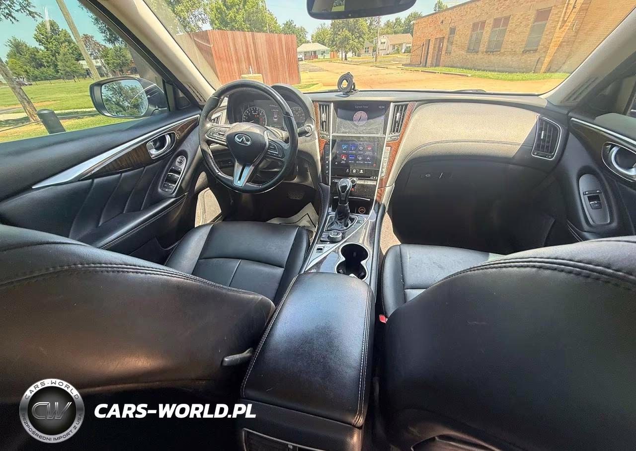 2018 Infiniti Q50 3.0T Luxe VIN:JN1EV7AR4JM440734 - 9