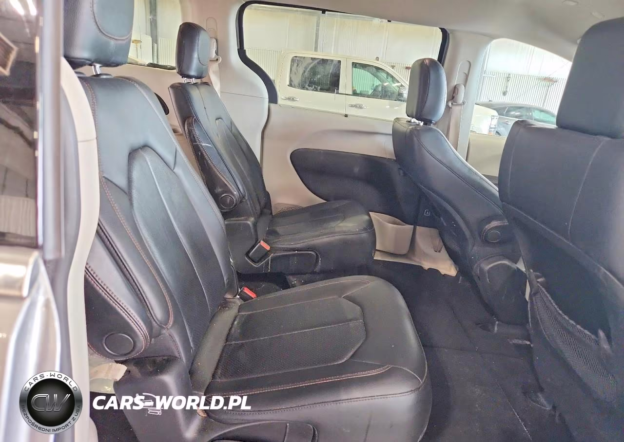 2020 Chrysler Pacifica Touring L VIN:2C4RC1BG5LR279311 - 11