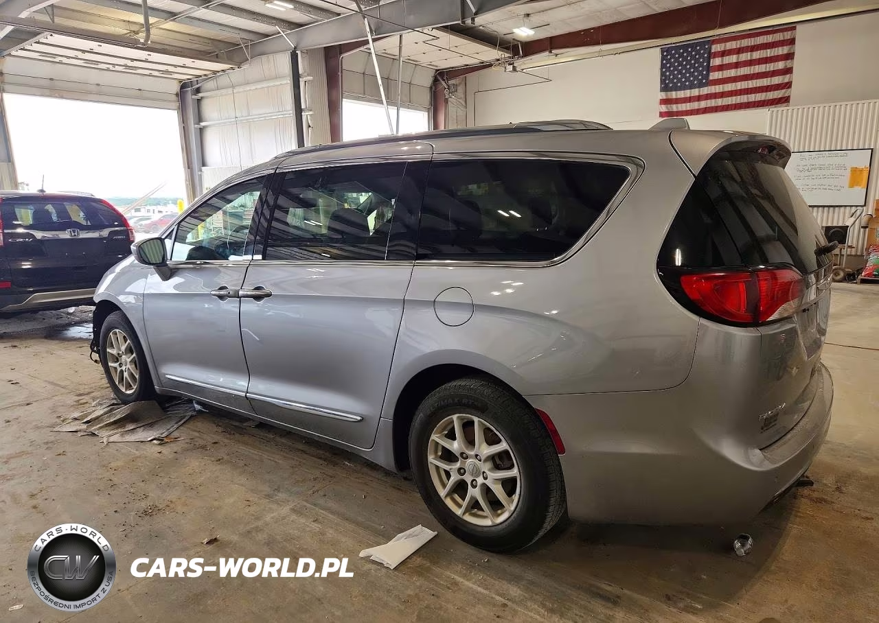 2020 Chrysler Pacifica Touring L VIN:2C4RC1BG5LR279311 - 2