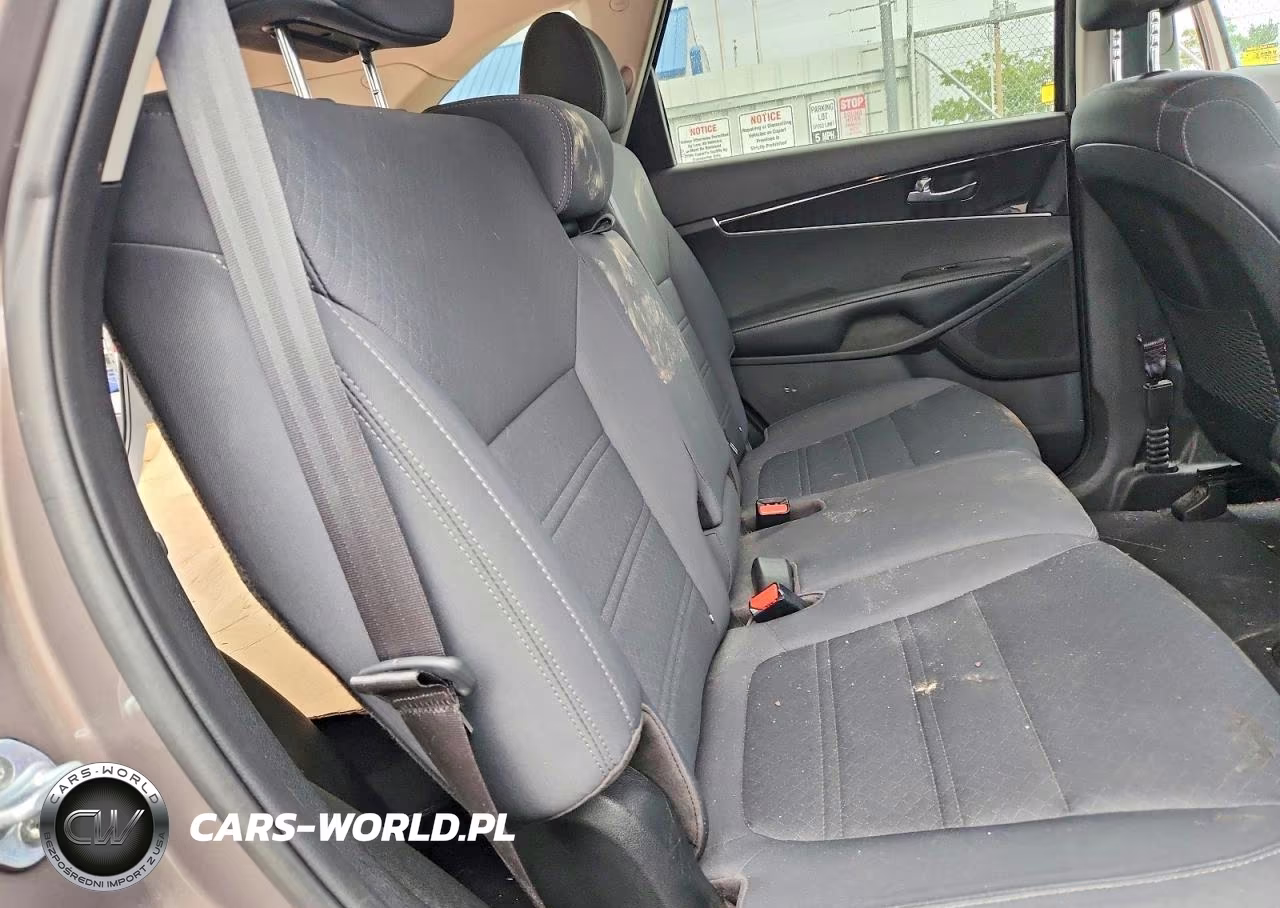2019 Kia Sorento Lx VIN:5XYPG4A33KG563387 - 11