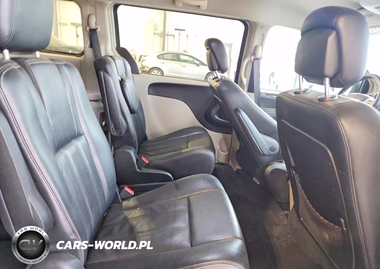 2012 Chrysler Town & Country Touring VIN:2C4RC1BG7CR423733 - 11
