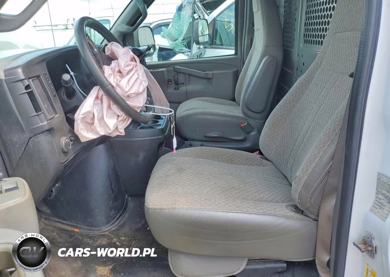 2019 Chevrolet Express G2500 VIN:1GCWGBFG3K1288776 - 7