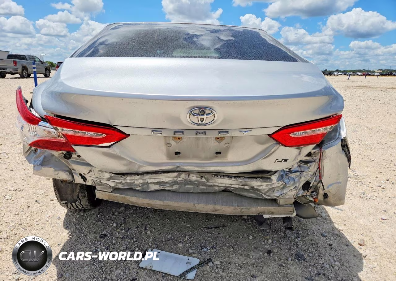 2018 Toyota Camry Le VIN:JTNB11HKXJ3014114 - 6