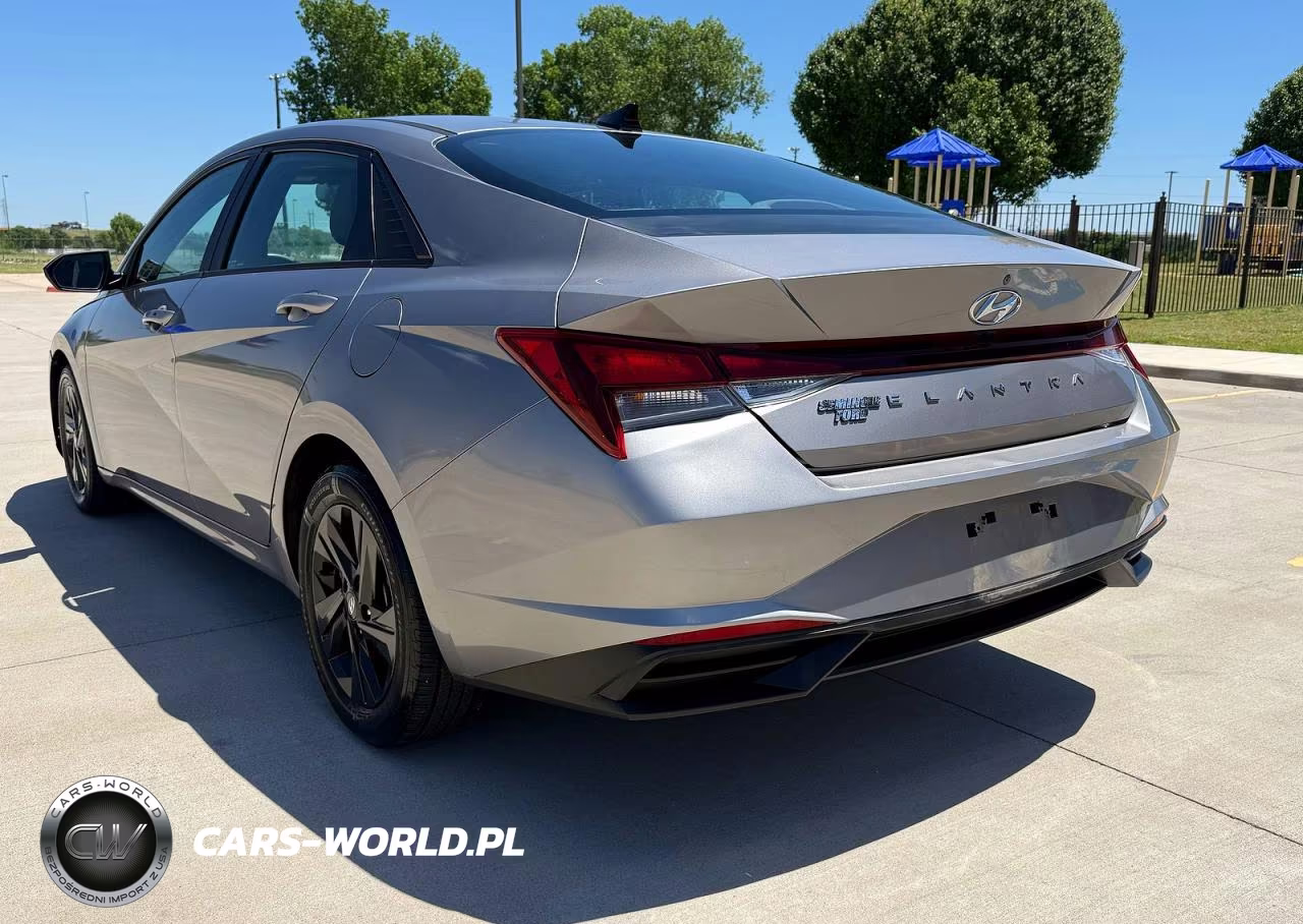 2021 Hyundai Elantra Sel VIN:KMHLM4AG3MU192044 - 3