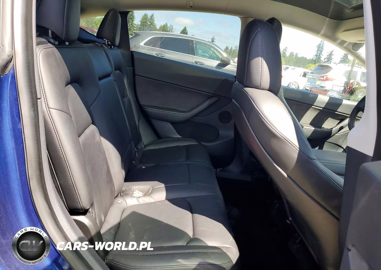 2020 Tesla Model Y VIN:5YJYGDEE8LF006869 - 11
