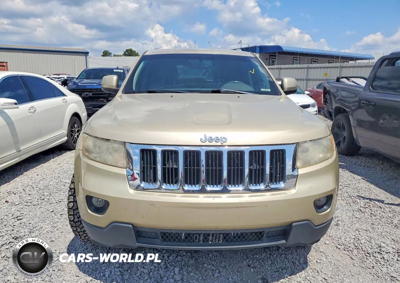 2011 Jeep Grand Cherokee Laredo VIN:1J4RS4GG5BC558711 - 5