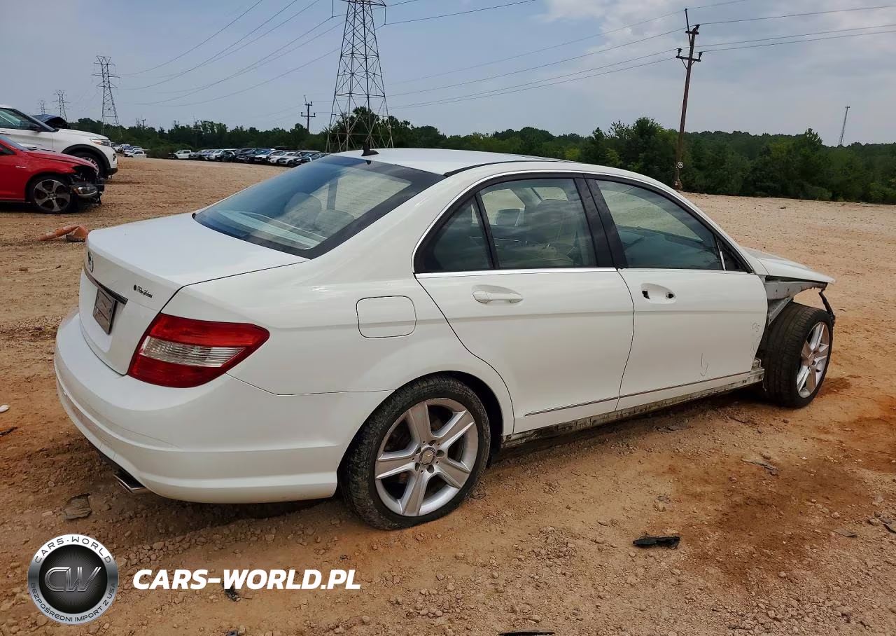 2011 Mercedes-Benz C 300 VIN:WDDGF5EB8BR135543 - 3