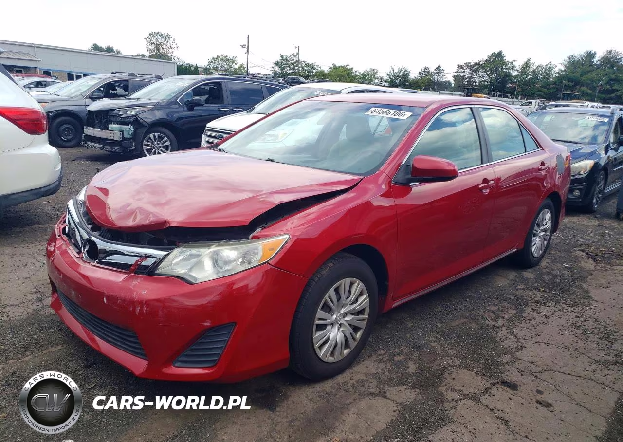 2012 Toyota Camry Le – zdjęcie 1 z 12