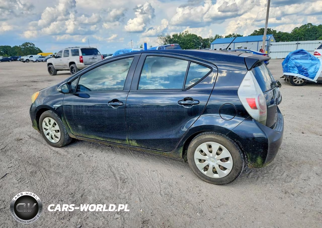 2012 Toyota Prius C Two VIN:JTDKDTB3XC1008868 - 2