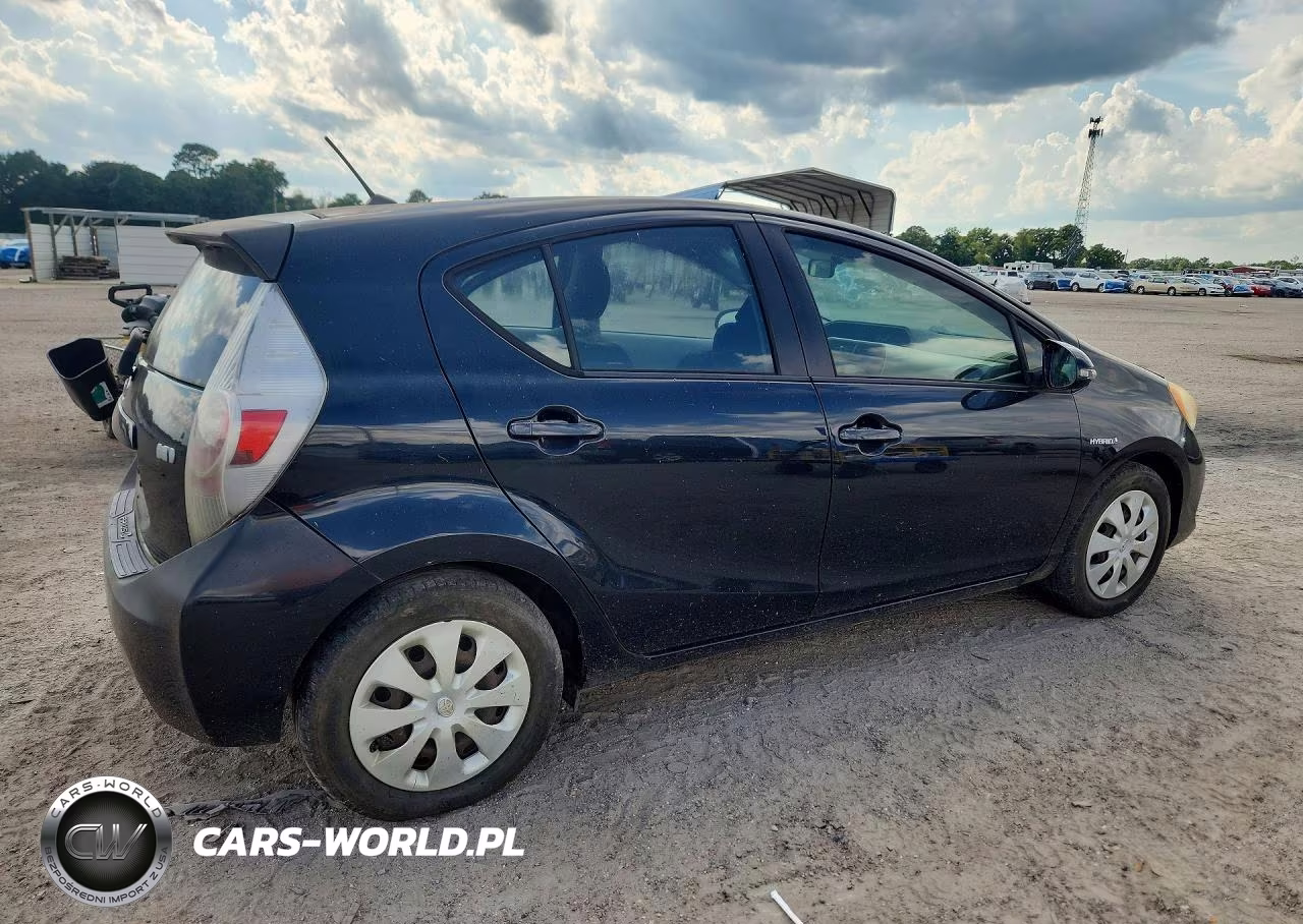 2012 Toyota Prius C Two VIN:JTDKDTB3XC1008868 - 3