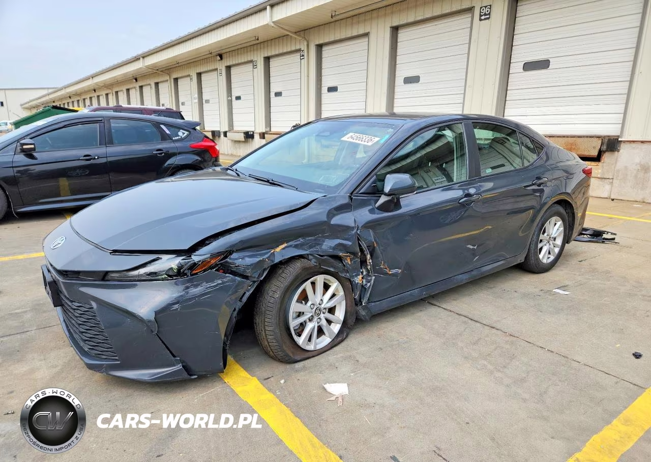 2025 Toyota Camry Le – zdjęcie 1 z 13