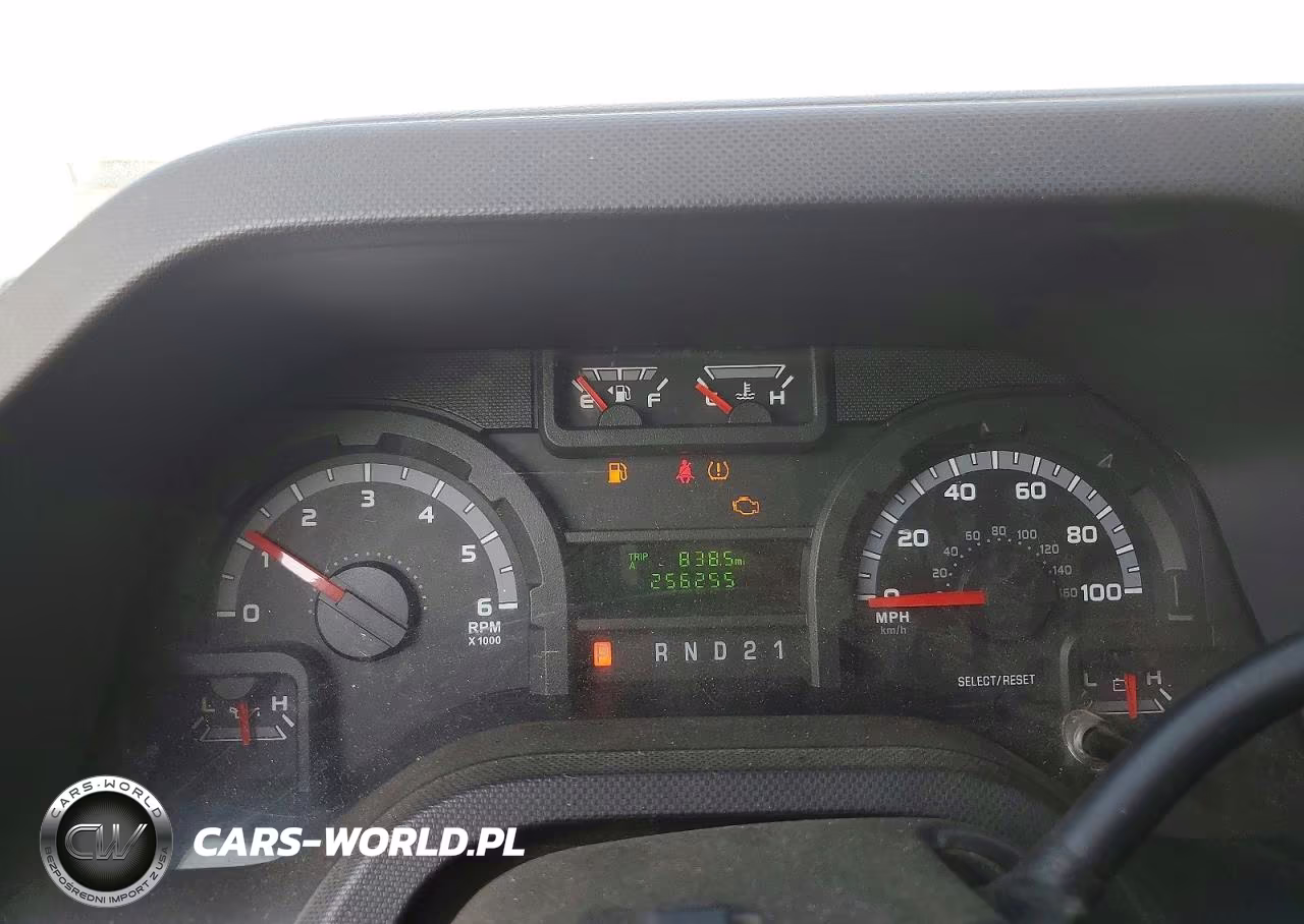 2010 Ford Econoline E150 Van VIN:1FTNE1EW4ADA03276 - 9