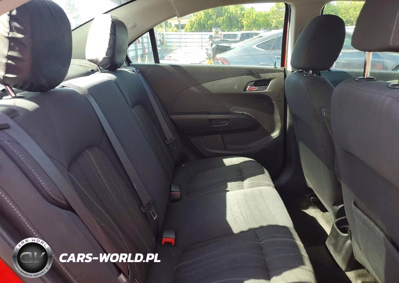 2016 Chevrolet Sonic Lt VIN:1G1JC5SH5G4184942 - 10