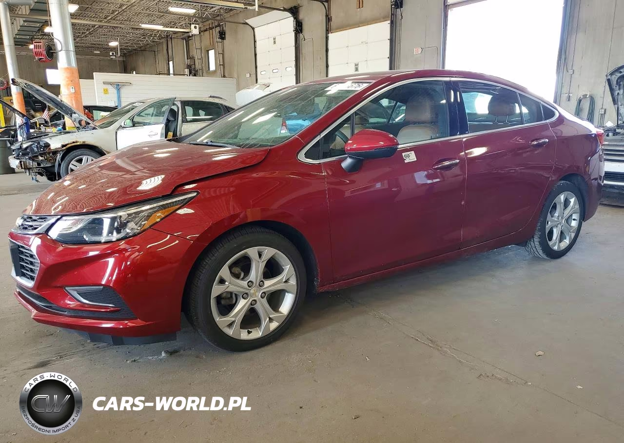 2018 Chevrolet Cruze Premier VIN:1G1BF5SM2J7134062 - 1