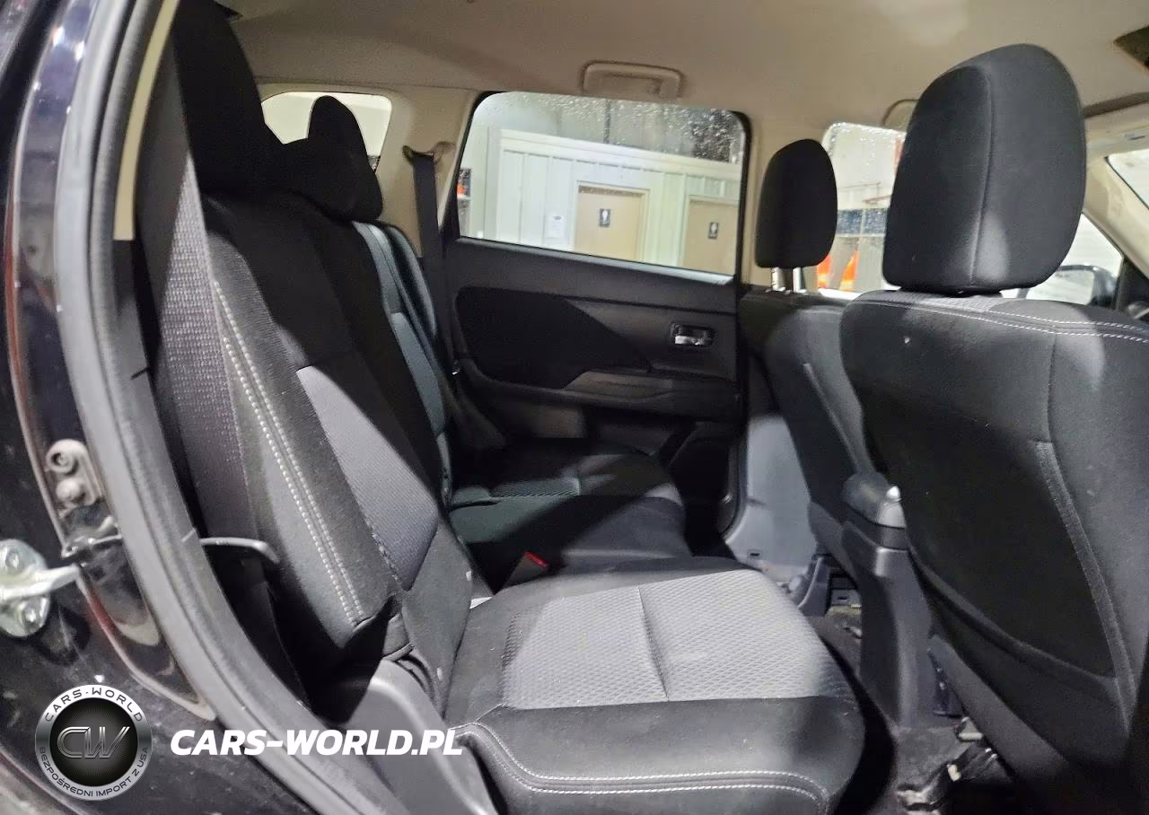 2018 Mitsubishi Outlander Se VIN:JA4AZ3A37JZ070817 - 11