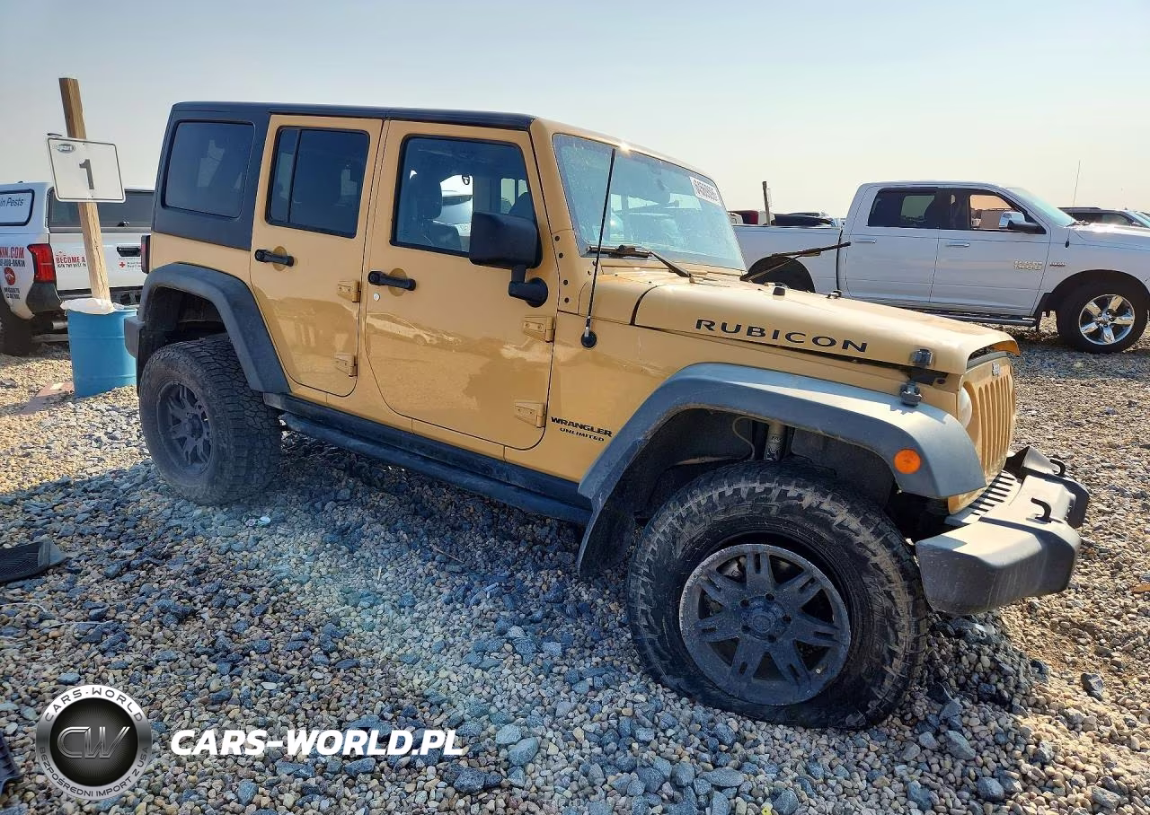 2014 Jeep Wrangler Unlimited Rubicon VIN:1C4HJWFG9EL180253 - 4