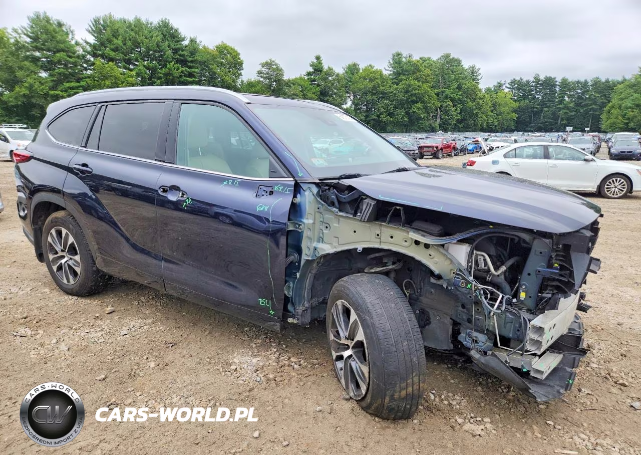 2022 Toyota Highlander Xle VIN:5TDGZRBH3NS168098 - 4