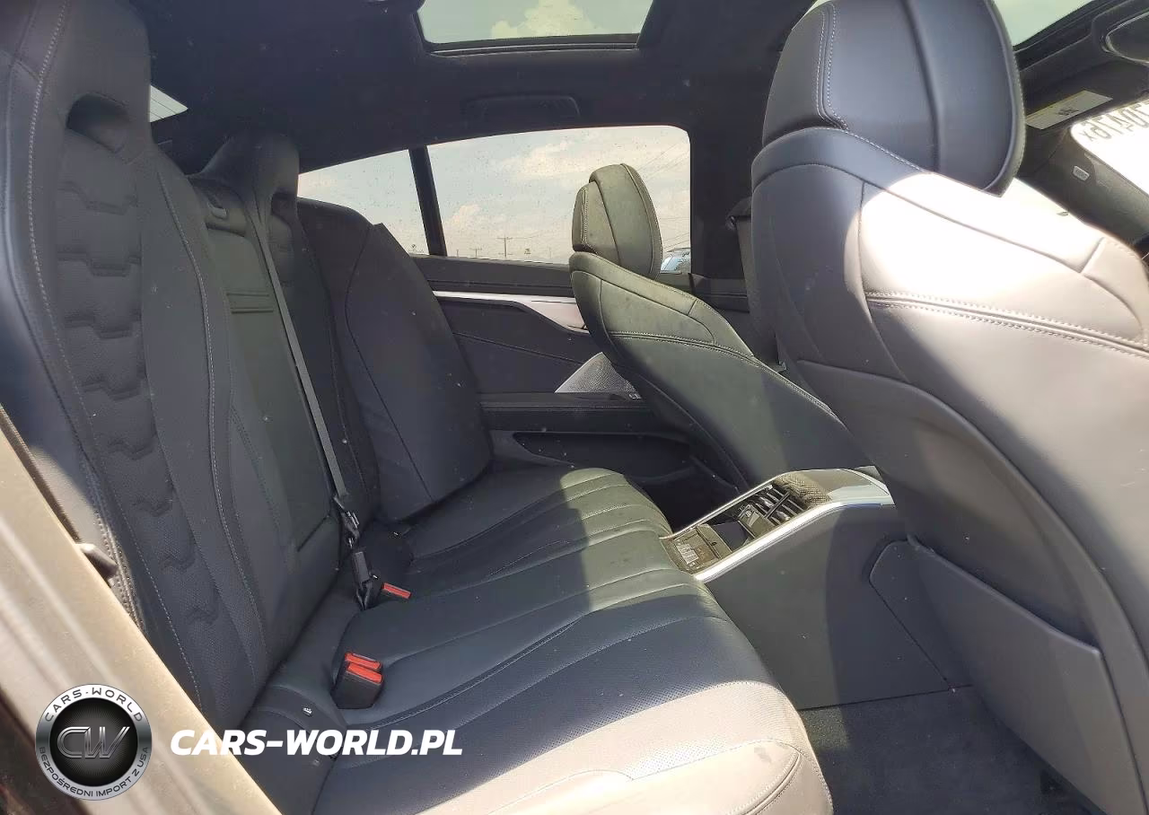 2025 BMW M850Xi VIN:WBAGV8C04SCT43919 - 10