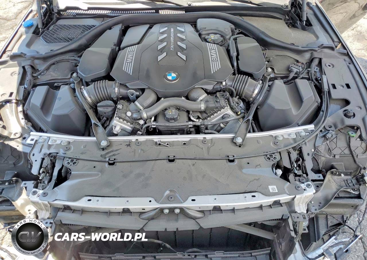 2025 BMW M850Xi VIN:WBAGV8C04SCT43919 - 11