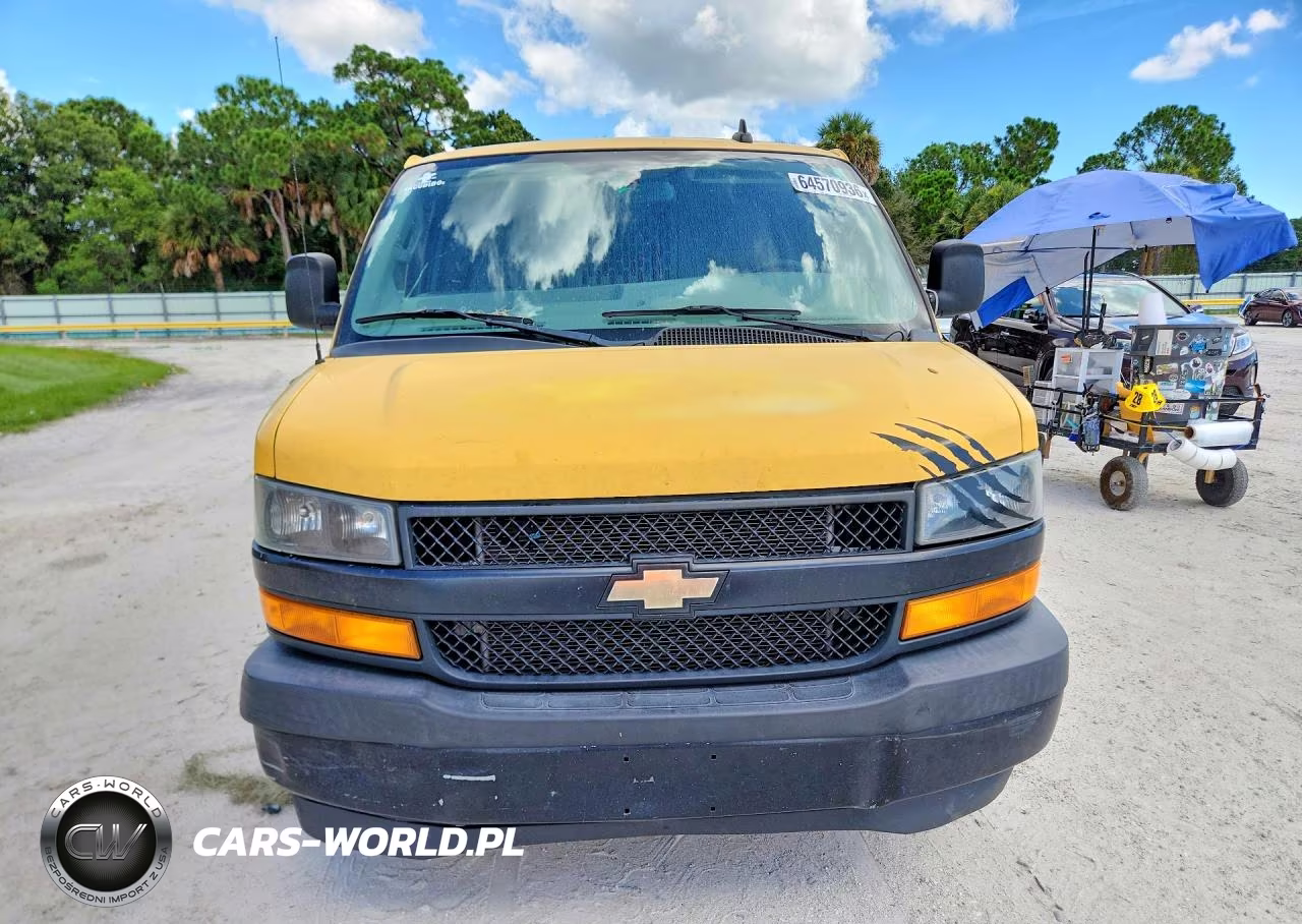 2018 Chevrolet Express 2500 Cargo Delivery Van VIN:1GCWGAFP5J1342605 - 5