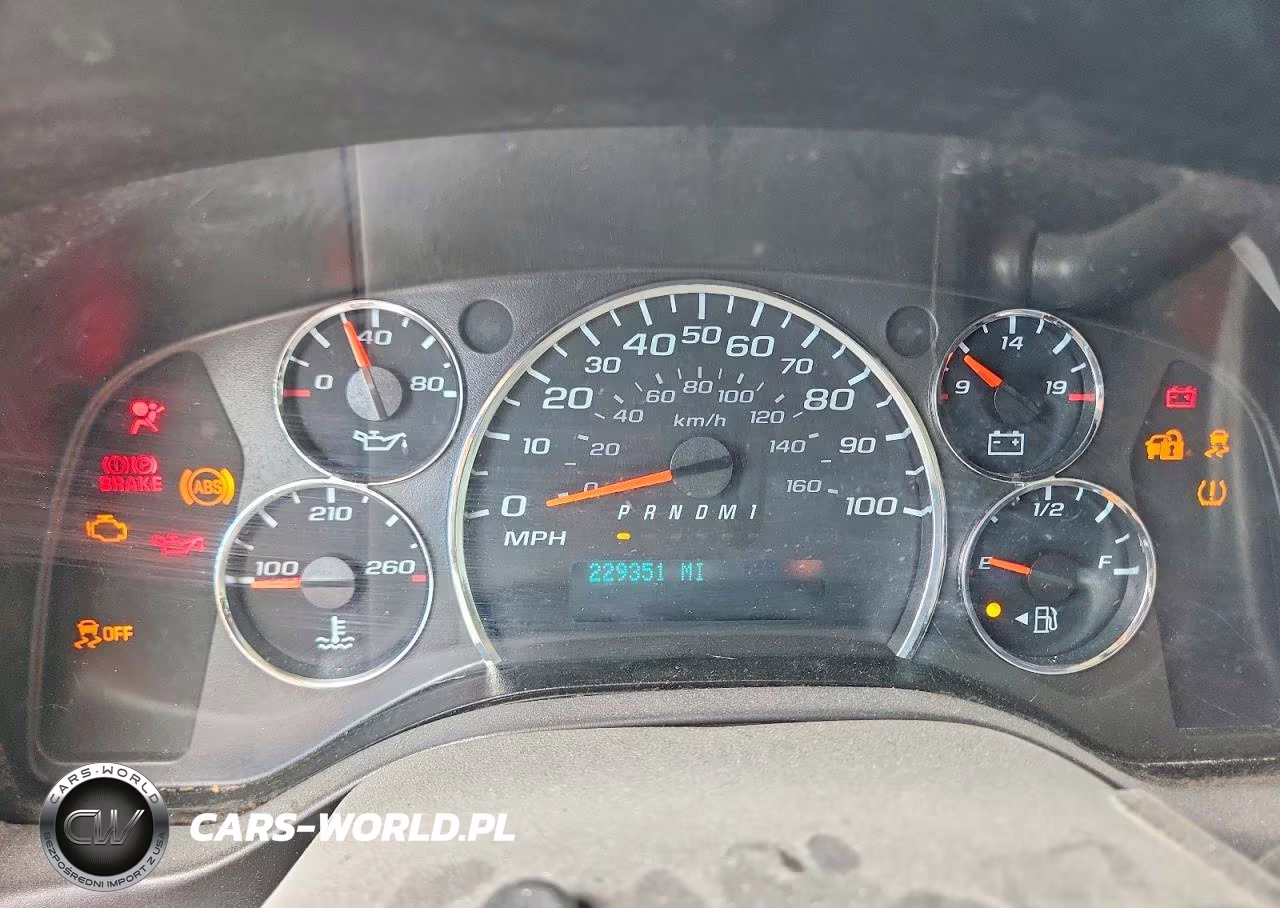2018 Chevrolet Express 2500 Cargo Delivery Van VIN:1GCWGAFP5J1342605 - 9